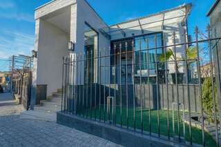 Отели типа «постель и завтрак» Hotel Ticiani 13 Кутаиси-0