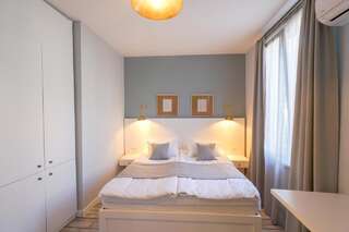 Отели типа «постель и завтрак» Hotel Ticiani 13 Кутаиси Семейный номер с ванной комнатой-4